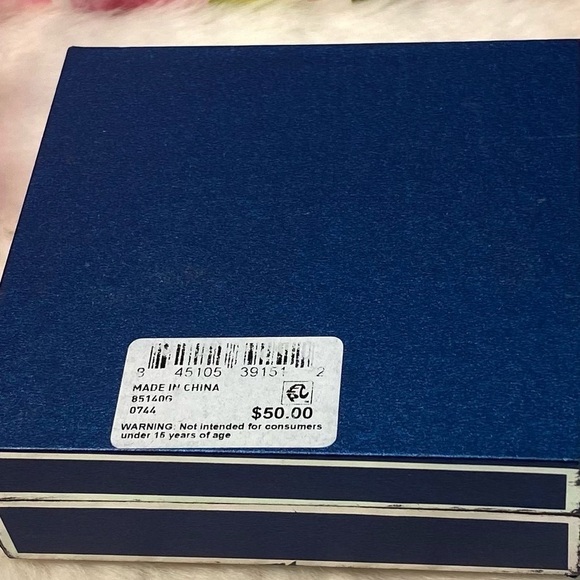 NWT UNWRITTEN GRATITUDE & GRACE 3 SETS - GOLD CROSS HEART HUGGIE EARRINGS - Picture 5 of 6